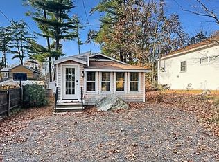10 9th St, Kingston, NH 03848