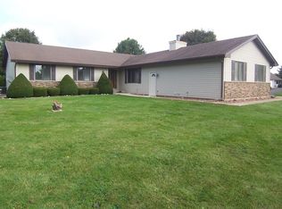 8201 Penny Ln, Richmond, IL