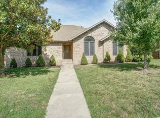 1015 E National Place Blvd, Springfield, MO 65810