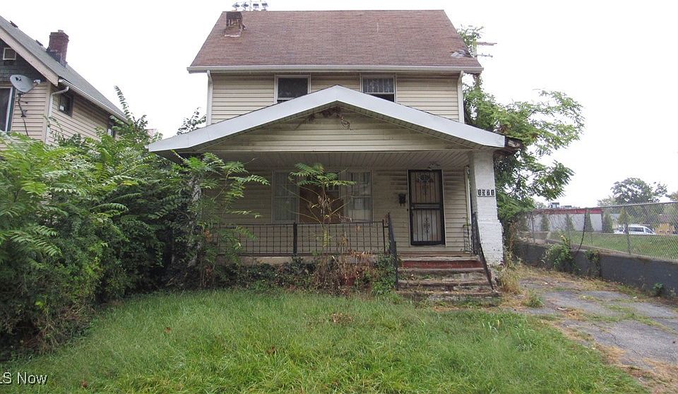 1st image of 1371 E 141st St
