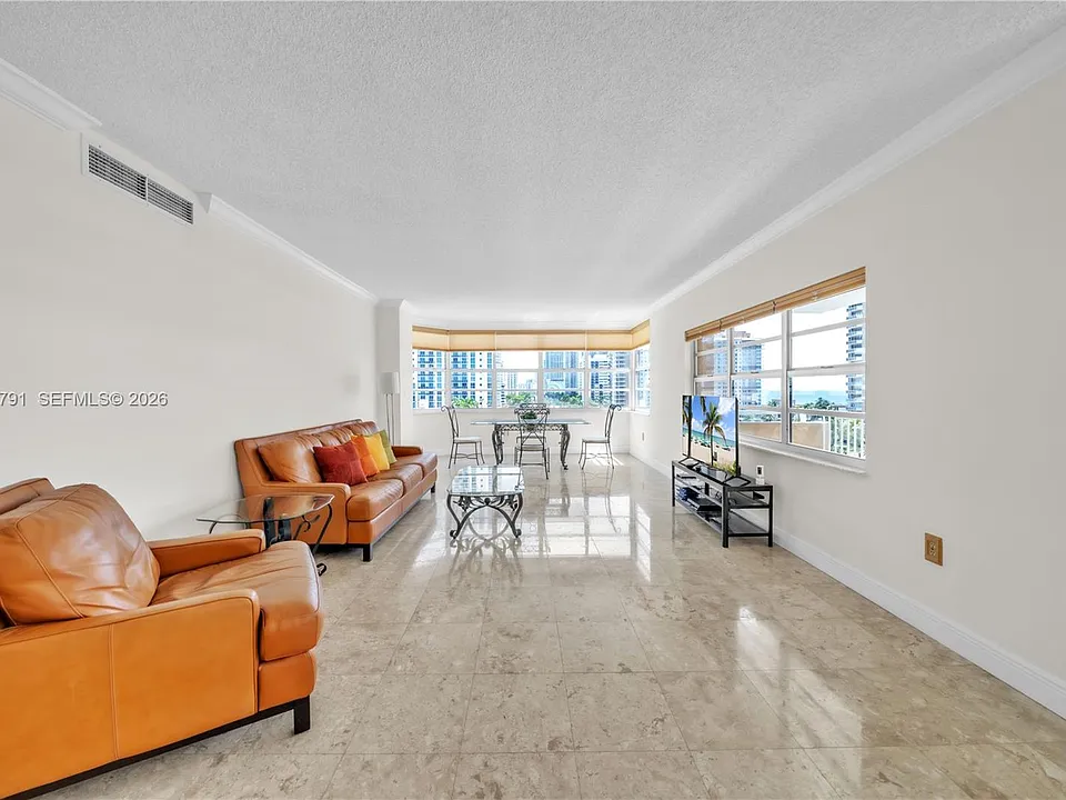 1985 S Ocean Dr #6P