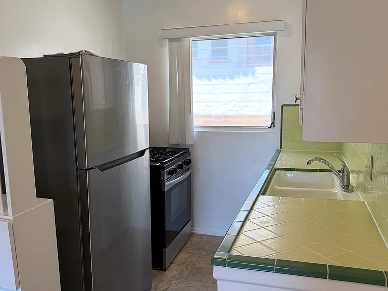 262 S Sycamore Ave #20 — Photo 21