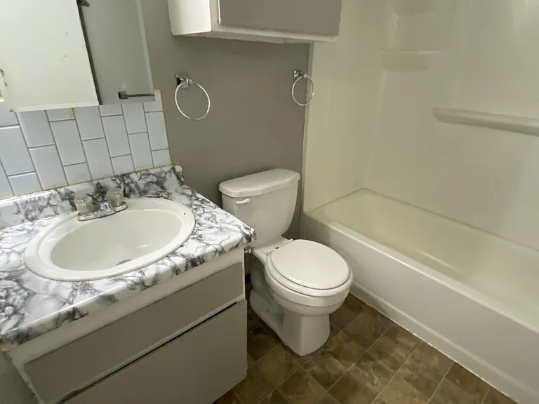 3020 E Jackson Ave — Photo 6