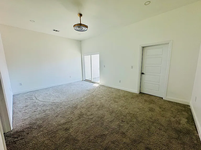 2906 Jim St — Photo 16