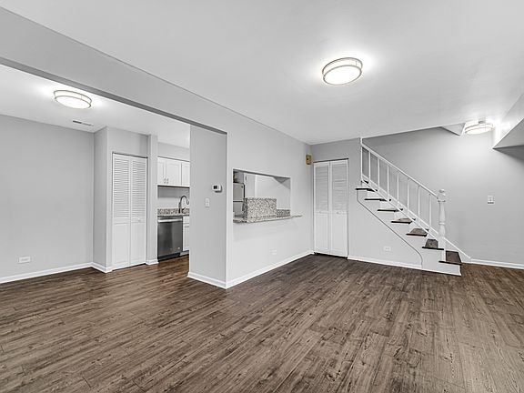 2nd image of 1171 E Candlenut Ln #31B