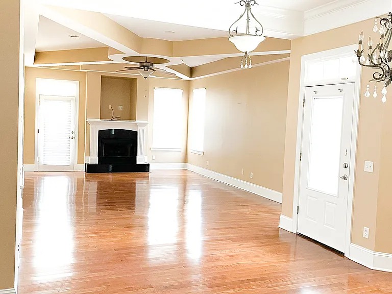 6811 Bayou Ct — Photo 7