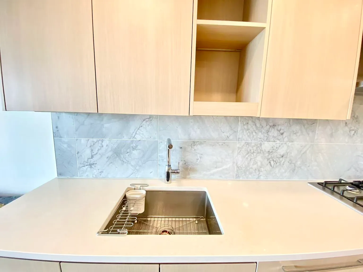1 bed, 477 sqft, $2,400 — Photo 3