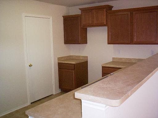 5th image of 2631 Middleground