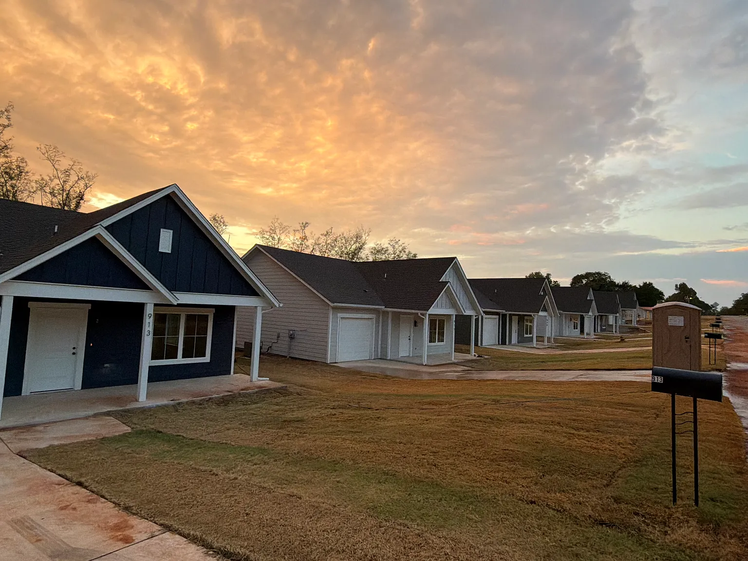 3 bed, 1200 sqft, $1,700 — Photo 4
