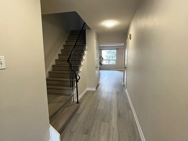 120 Neddie Dr — Photo 8