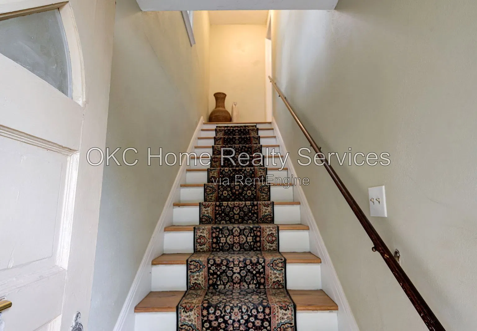 2 bed, 1.0 bath, 1095 sqft, $1,200 — Photo 2