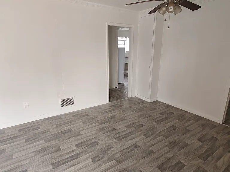 403 E 3rd St #405 — Photo 36