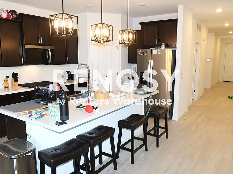 16009 W Cottontail Ln — Photo 3