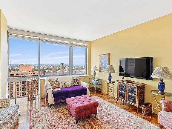 2nd image of 101 W 67th St APT 53G