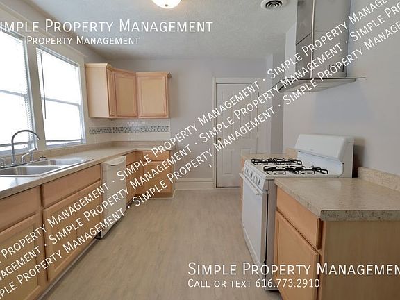 3rd image of 906 Jefferson Ave SE #2