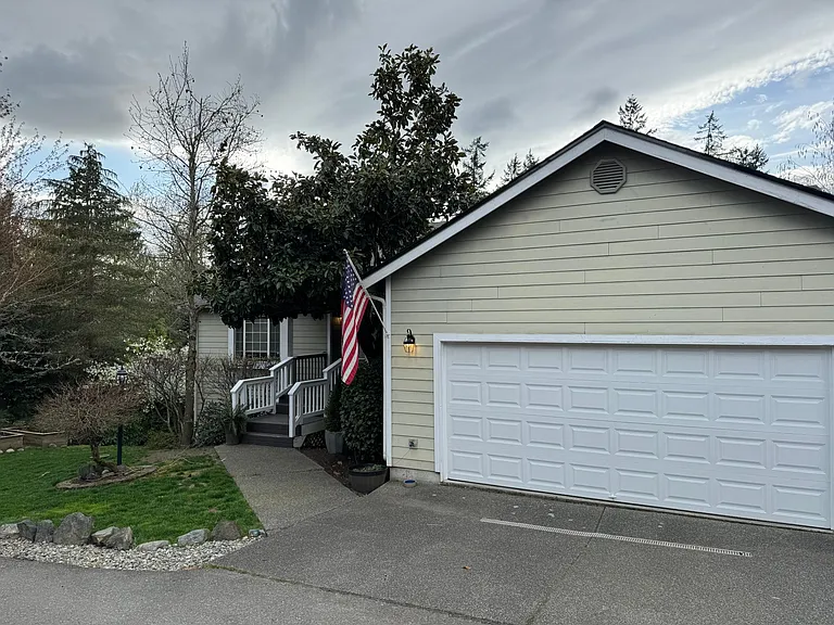 1252 NE Forest Rock Ln — Photo 1