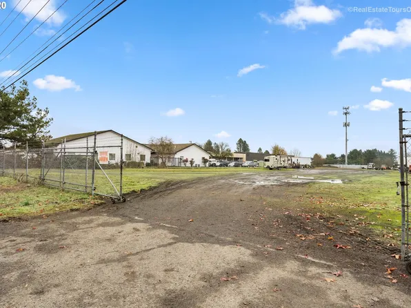 860 SW Booth Bend Rd, McMinnville, OR 97128