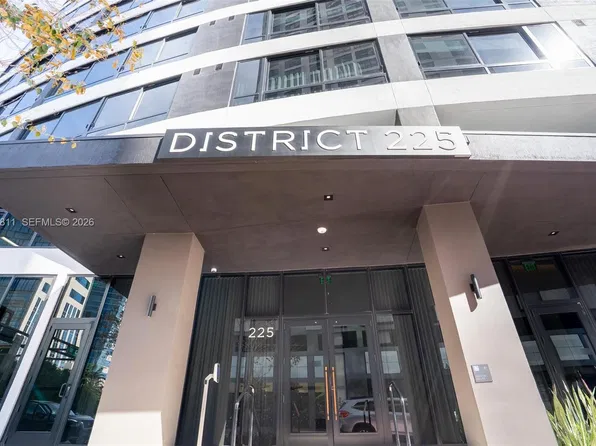 225 N Miami Ave #3307, Miami, FL 33128