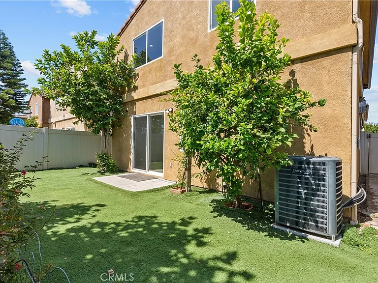 9427 Lemona Ave #20 — Photo 25