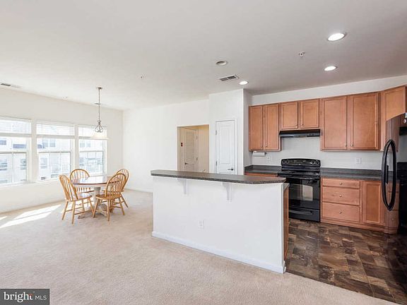 5th image of 220 Bardel Dr #220