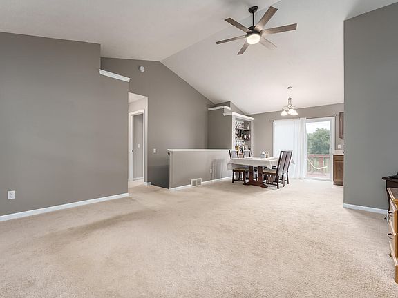 5th image of 2645 Arrowwood Ln