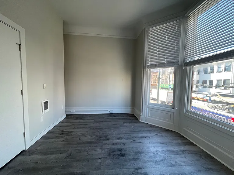 1430 Stockton St — Photo 6