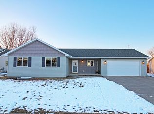 1875 Sherry Ln, Kaukauna, WI 54130