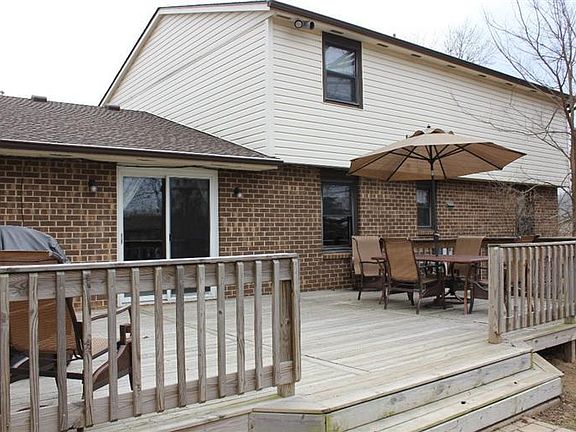 3rd image of 452 Birdsong Dr