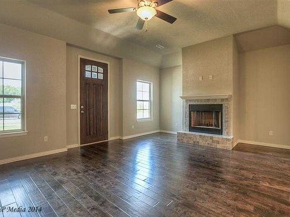 3rd image of 3911 Capstone Ave