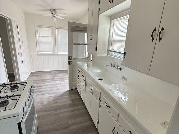 2nd image of 9939 Park St #9943