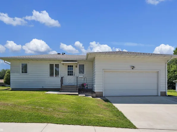 401 Edgeland Dr, Marshalltown, IA 50158