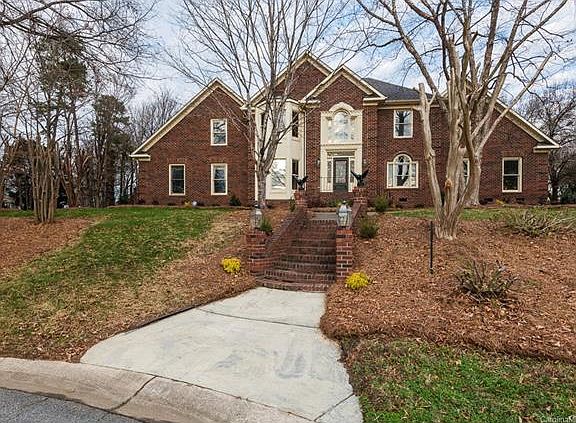 3rd image of 344 Hawks Moor Ct