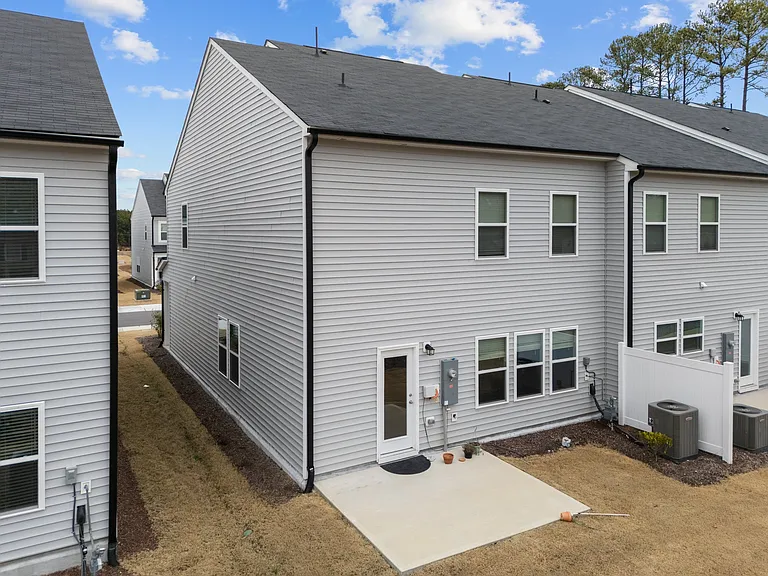 2108 Regal Dr — Photo 37