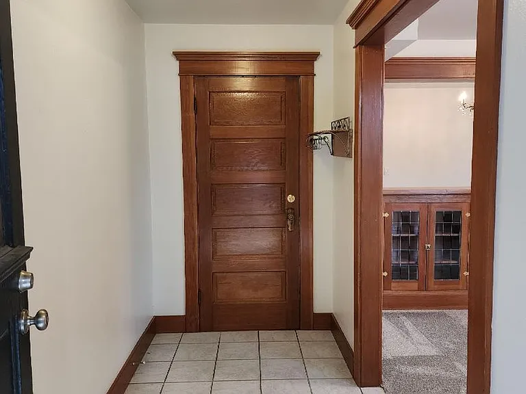 Elliott Hall Apartments — Photo 4
