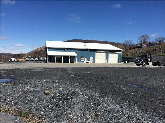 4th image of 4988 E Valley Dr