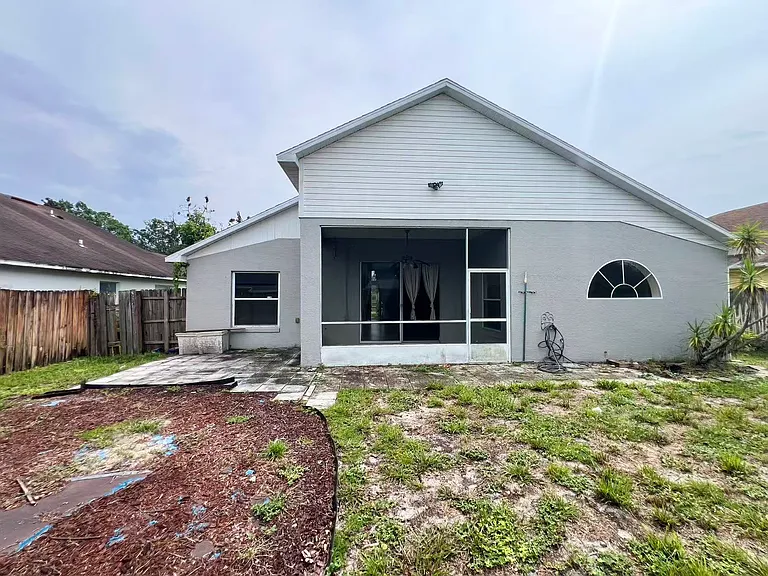 527 Valencia Place Cir — Photo 25