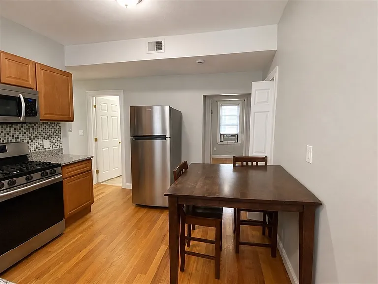 13 Hendry St #3 — Photo 4