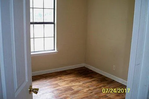 201 Beech St #B — Photo 6