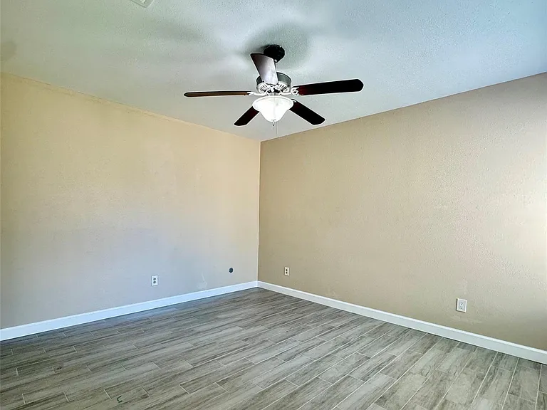 10249 Colony Ct — Photo 8