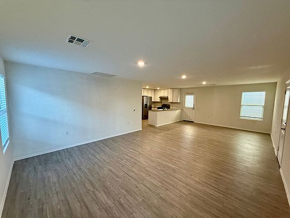 3rd image of 4443 Glades Way