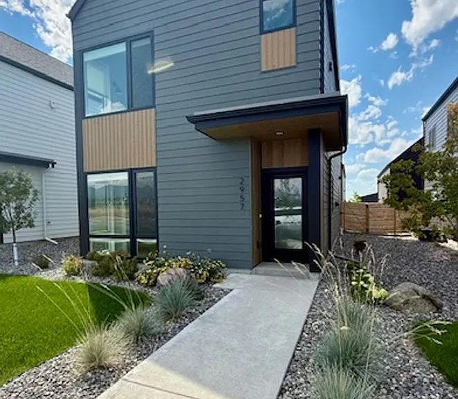 2957 S 27th Ave — Photo 2