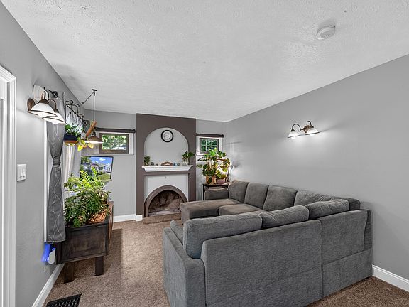 3rd image of 2507 E Mission Ave