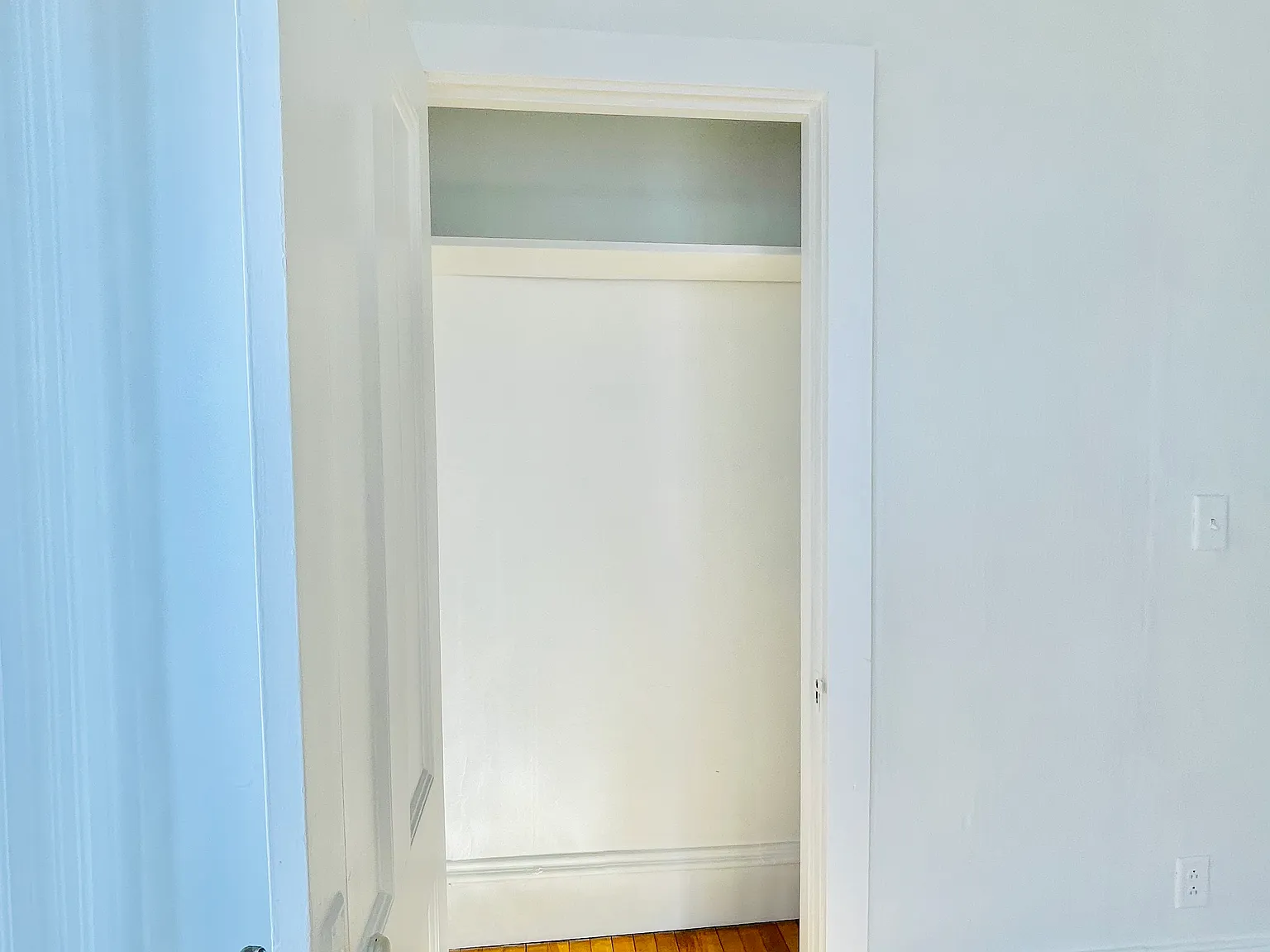 3 bed, 1200 sqft, $1,950 — Photo 2