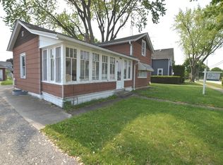 9910 Illinois St, Hebron, IL 60034