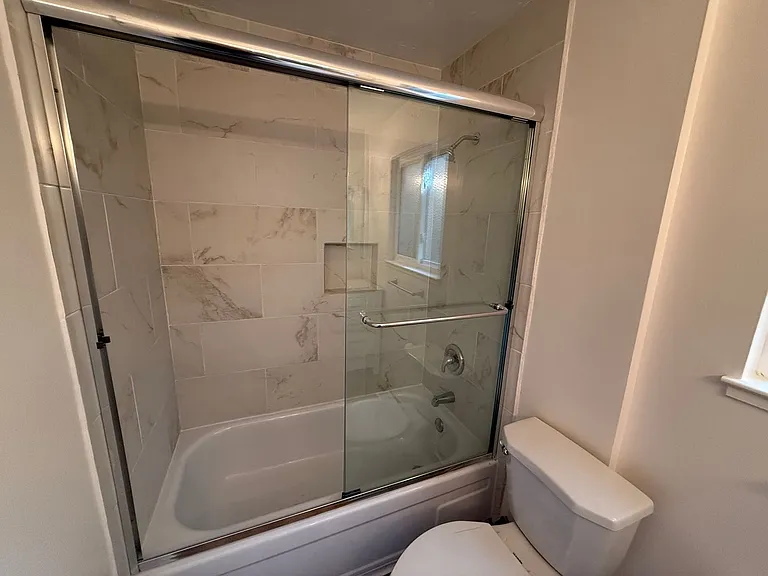 Scenic Ave Duplex — Photo 10