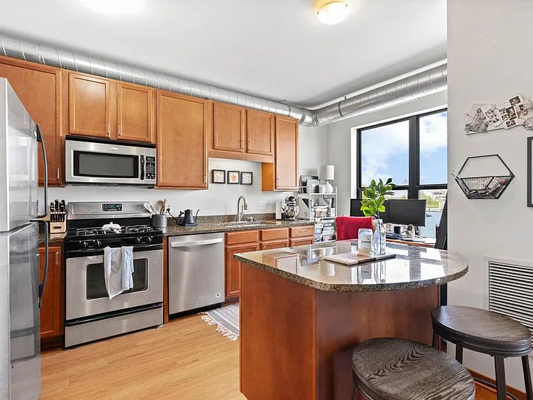 15 E Franklin Ave — Photo 8