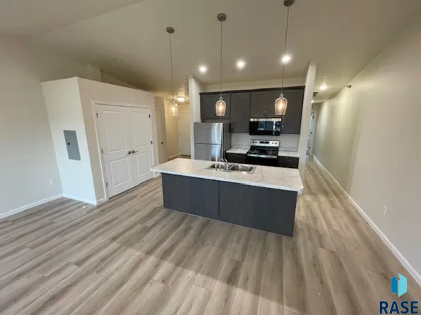 9308 W 32nd St #4, Sioux Falls, SD 57106