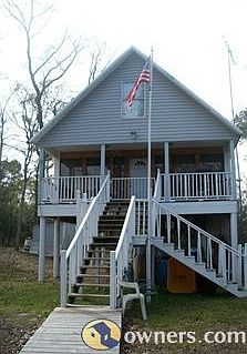 Riverfront home with Warf & Boat Launch. *On leased land.
