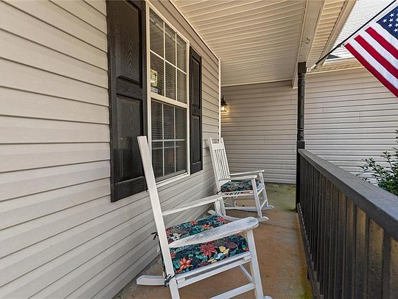 3rd image of 90 Stallsworth Rd