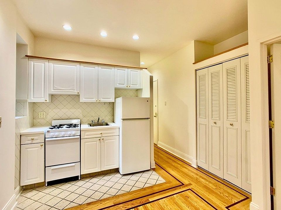 1st image of 362 Broome St APT 22